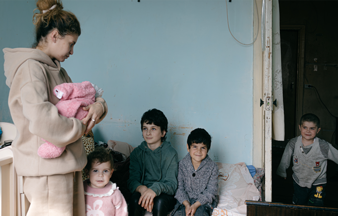 Marta Asryan, 28, gave birth to her fifth child in Vardenis, Armenia, after being forced to flee her home in Karabakh. © UNFPA A