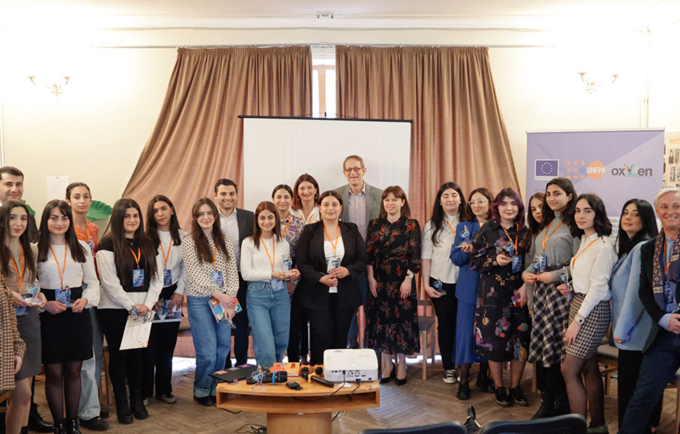 Young speaker girls with representatives of the UN RC Office in Armenia, UNFPA, UNHCR, MLSA and others