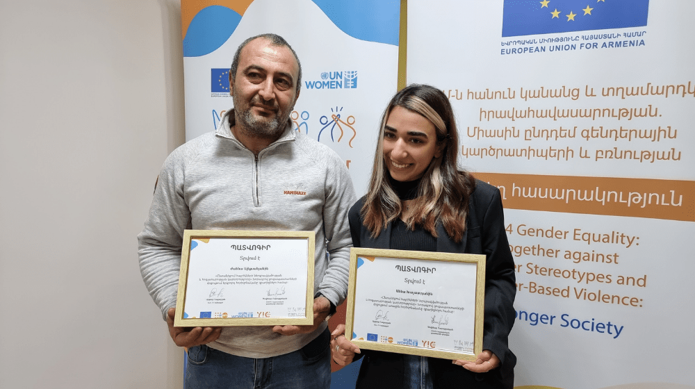 Anna Khachatryan and Zhanna Aleksanyan's father/Photo: UNFPA Armenia